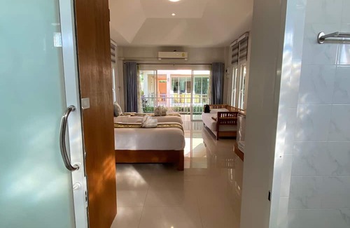 Pak Nam Pran Villa | Chang Noi wheelchair accessible resort