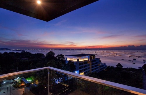 Si Racha Apartment | Balcony Seaside Sriracha Hotel & Serviced Apartments