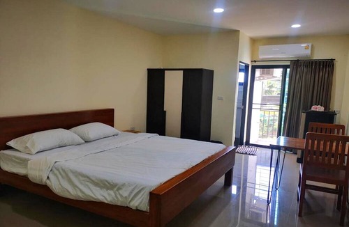 Krathum Baen Apartment | C Park