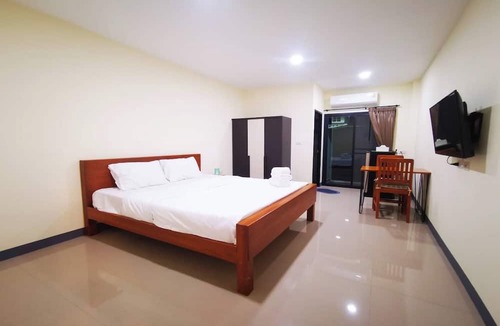 Krathum Baen Apartment | C Park
