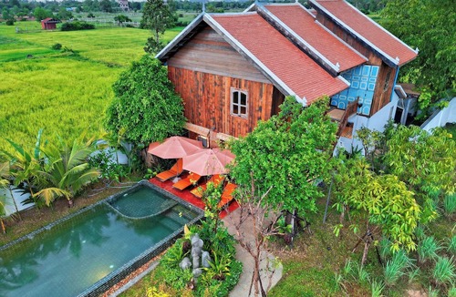 Sangkat Sla Kram Villa | Isann Lodge Private Pool Villa