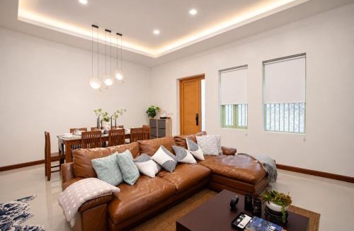 Si Phraya House | Heritage Family Home Spacious & Central Location