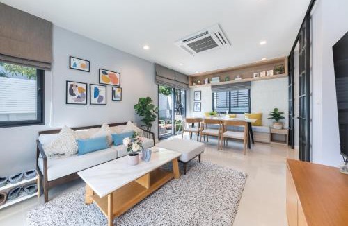 Racha Thewa Resort | Modern Scandi 4BR Home Near BKK Airport