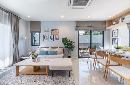 Racha Thewa Resort | Modern Scandi 4BR Home Near BKK Airport