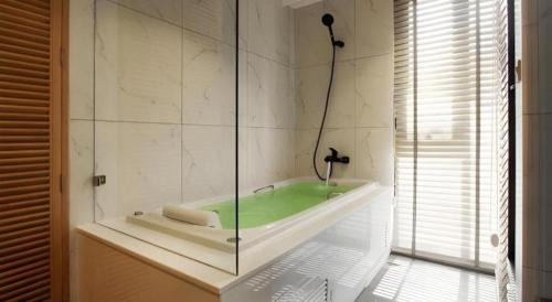 Si Phraya Hotel | @Nares Hotel