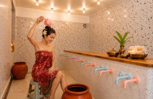 Chana Songkhram Hostel | Capsule Hostel and Thai Traditional Bath Bangkok