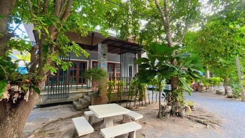 Tha Sala Hotel | Phangpring Beach Resort