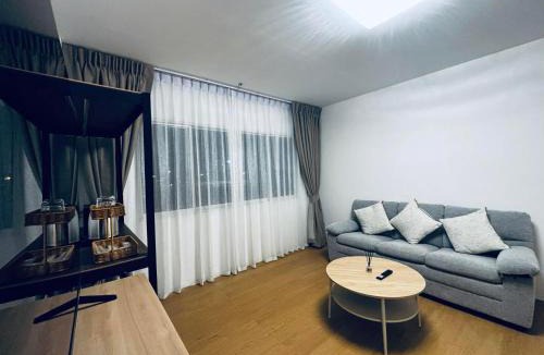 Kathu Apartment | Phuket getaway hotel