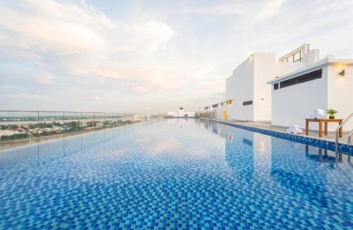 Daun Penh Apartment | Grand Yuetai Studios and Apartments