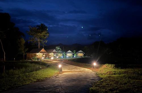 Khlong Sok Resort | khao sok white mountain camp