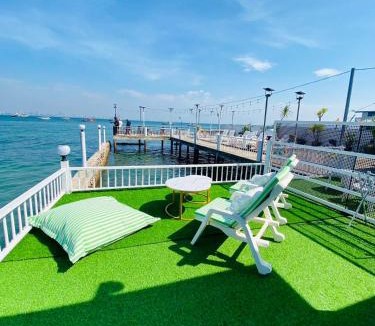 Koh Lan Hotel | ลุงชีพบ้านพัก เกาะล้านLoongcheeb House