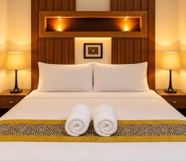 Patong Hotel | Aura Inn