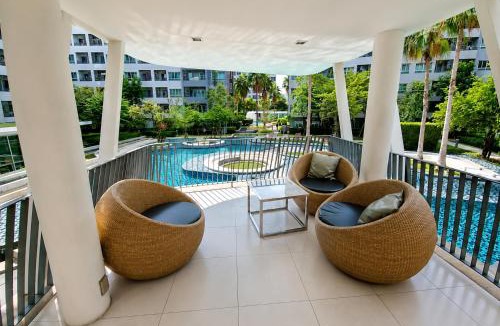 Bang Chak Apartment | Pool Studio Max 2 Guests Near BTS