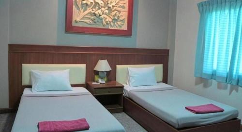 Tha Thaewawong Hotel | Picnic Sriracha Hotel