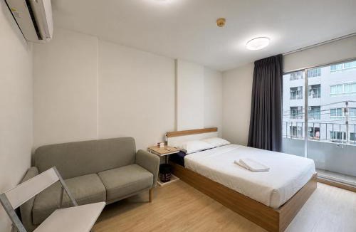 Bang Chak Apartment | Pool Studio Near BTS Quiet Stay
