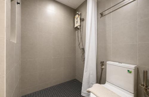 Bang Chak Apartment | Pool Studio Near BTS Quiet Stay