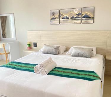 Takua Thung Hotel | Two Tree Cafe At Suanmuangthong
