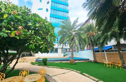 Ban Bang Saen Apartment | The Beach Bangsaen Condo 327-27