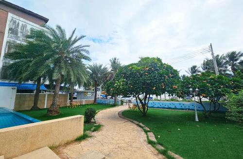 Ban Bang Saen Apartment | The Beach Bangsaen Condo 327-27