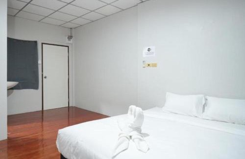 Ban Phan Thom Apartment | At Pranakorn Khaosan - แอท พระนคร ถนน สามเสน