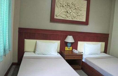 Tha Thaewawong Hotel | Picnic Sriracha Hotel
