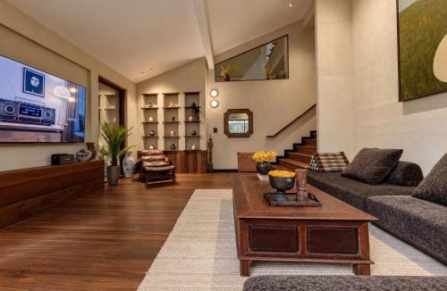 Chang Phueak Villa | 8BR VillaTaraja-Old City Retreat-Private Pool-Jacuzzi