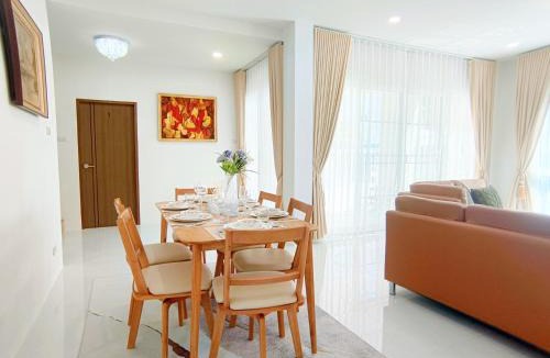 Nimman House | Ja Ja James Villa @ Nimman | 5BR 6BA Group Stay