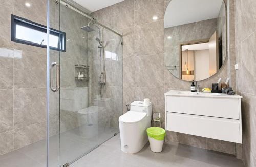 South Pattaya Villa | Jomtien 5BR Pool Villa Billiards Chill Balcony