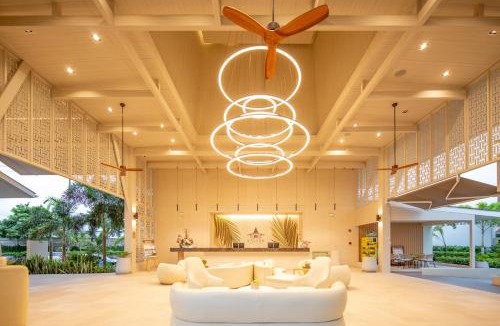 Thep Kasattri Hotel | Lalynn Resort & Villas, Phuket - Free scheduled shuttle to Bang Tao Beach