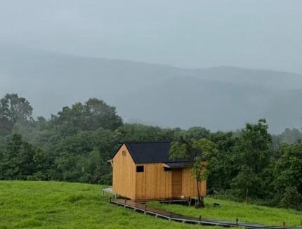 Nam Nao House | Hillbilly Farm