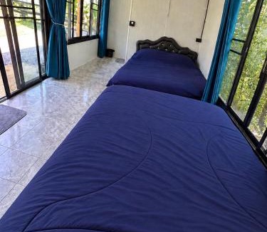 Lan Sak House | นกฮูกโฮมสเตย์ หุบป่าตาด