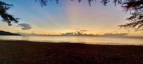 Thong Chai Resort | Proudthai Beach Resort พร้าวไทย บีช รีสอร์ท