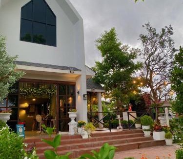 Tak Hotel | Phuping Valley Resort