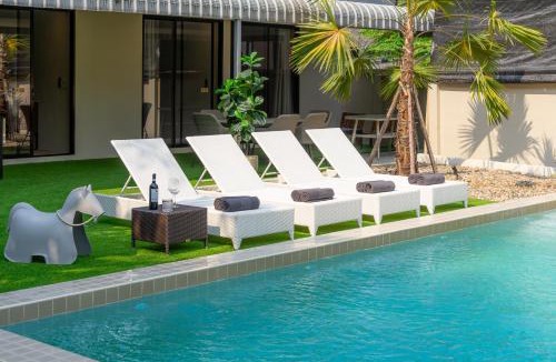 Old City Villa | VORA RETREAT- 8 bedrooms I Old City I Daily Maid