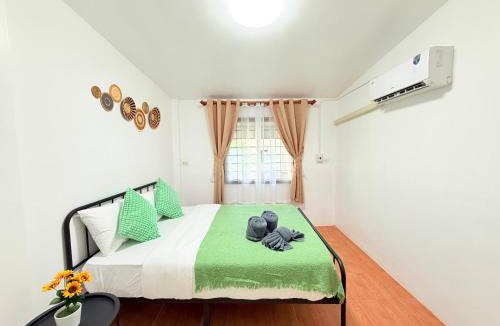 Hat Yai House | Summerset Hatyai, Colorful 4BR Villa for 18 Pax, Near Street Food