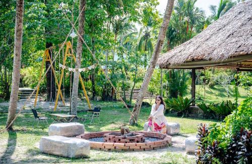 Ban Na Faek Resort | Sawasdee Lagoon Camping & Restaurant