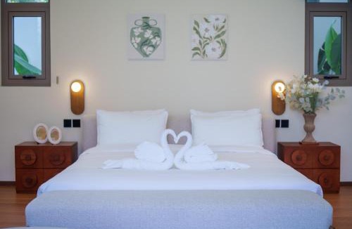 Si Sunthon Villa | Manor 4BR Pool Villa in Phuket