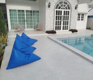 Khanom Apartment | Luna Villas Khanom 4 Bedroom Pool Villa