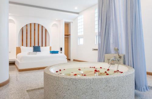 Central Pattaya Villa | Downtown Oasis 芭提雅市中心独栋泳池别墅 A 5卧6卫 KTV BBQ 芭提雅海滩步行街500m