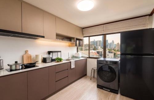 Khlong Tan Apartment | Luxury 3BR 230sqm 5 min to BTS Sukhumvit 26