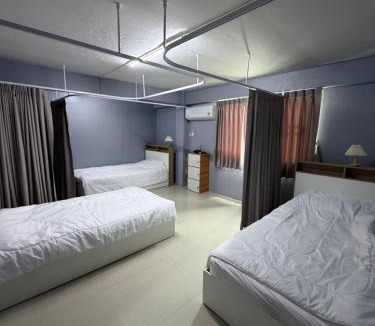 Thung Maha Mek Hostel | Eve's House