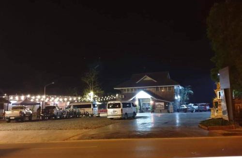 Phrae Resort | ร่มไม้สายธาร(Rommaisaitharn Resort)