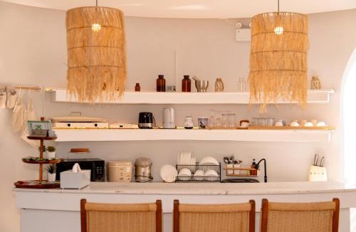 Bang Sare Villa | White Curve Villa