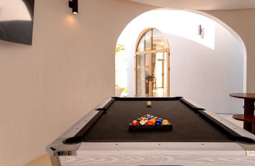 Bang Sare Villa | White Curve Villa