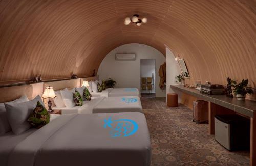 Koh Rong Sanloem Hotel | Tube Resort by EHM
