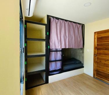 Thong Sala Hostel | The 10 Club Hostel & Tiny Villas