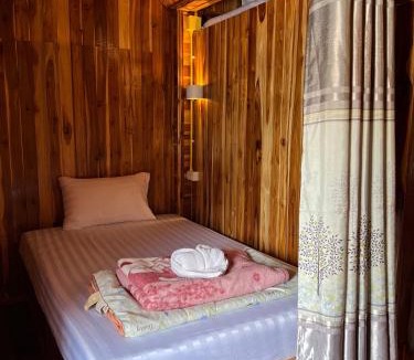 Nong Khiaw Hostel | Eco Farm Stay and Hostel