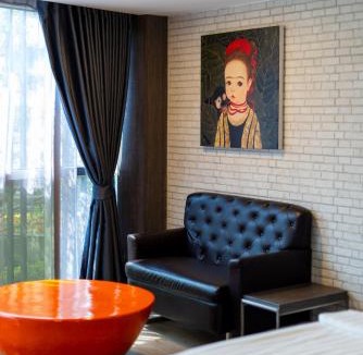 Suan Luang Hotel | BB Glass House Pattanakrn บีบี กลาสเฮ้าส์ พัฒนาการ