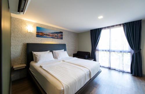 Suan Luang Hotel | BB Glass House Pattanakrn บีบี กลาสเฮ้าส์ พัฒนาการ