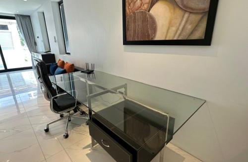 Pratumnak Hill Villa | 1600m Nearly Pattaya beach walkstreet elevator Villa